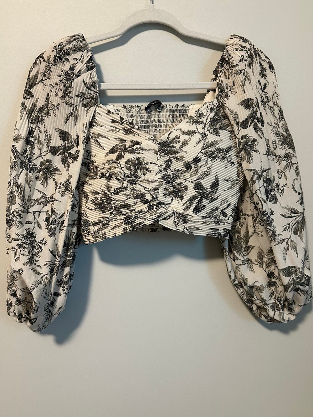 Express Toile Floral Bird Print Ruched Crop Top Puff Sleeve S
Cottagecore Boho